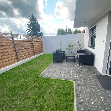 Wiejska 21 *